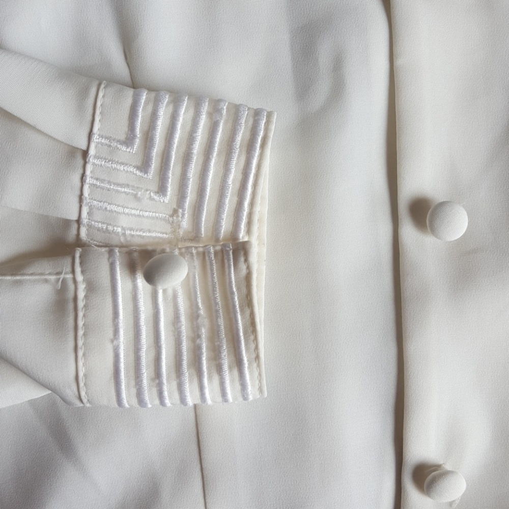 White button down blouse - Picture 2 of 6